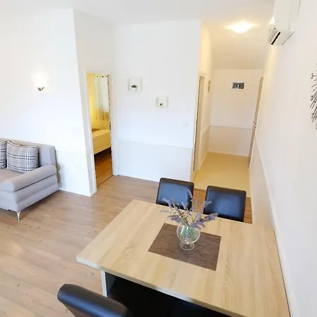 Dane Apartment *