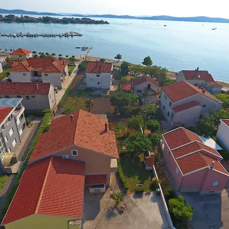 Dane Apartman