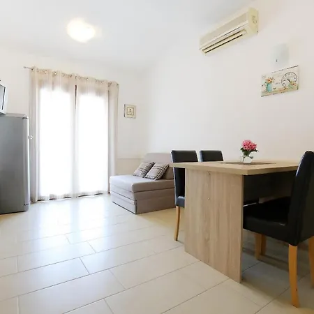 Dane Apartman *
